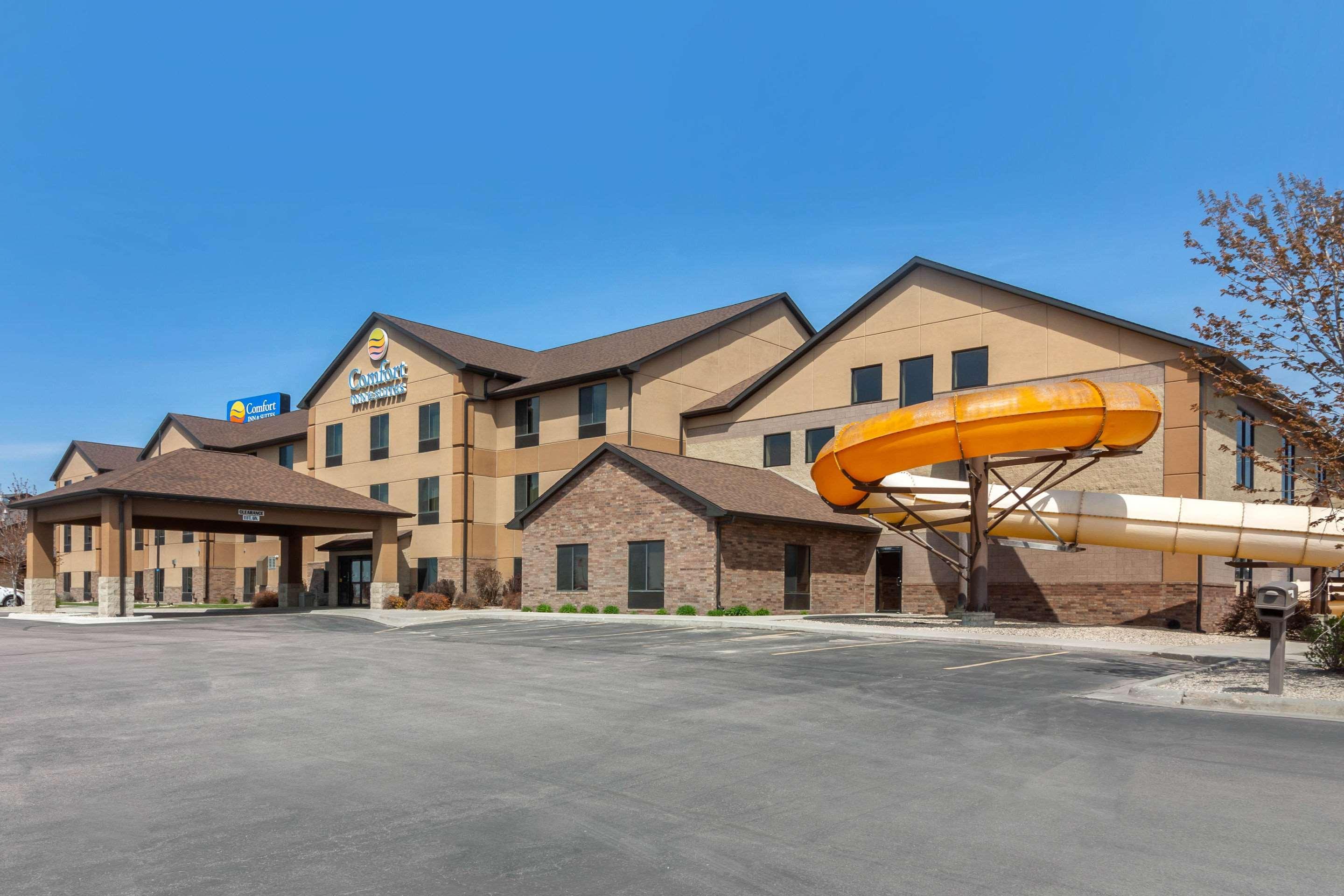 Comfort Inn & Suites Mitchell I-90 Exterior foto