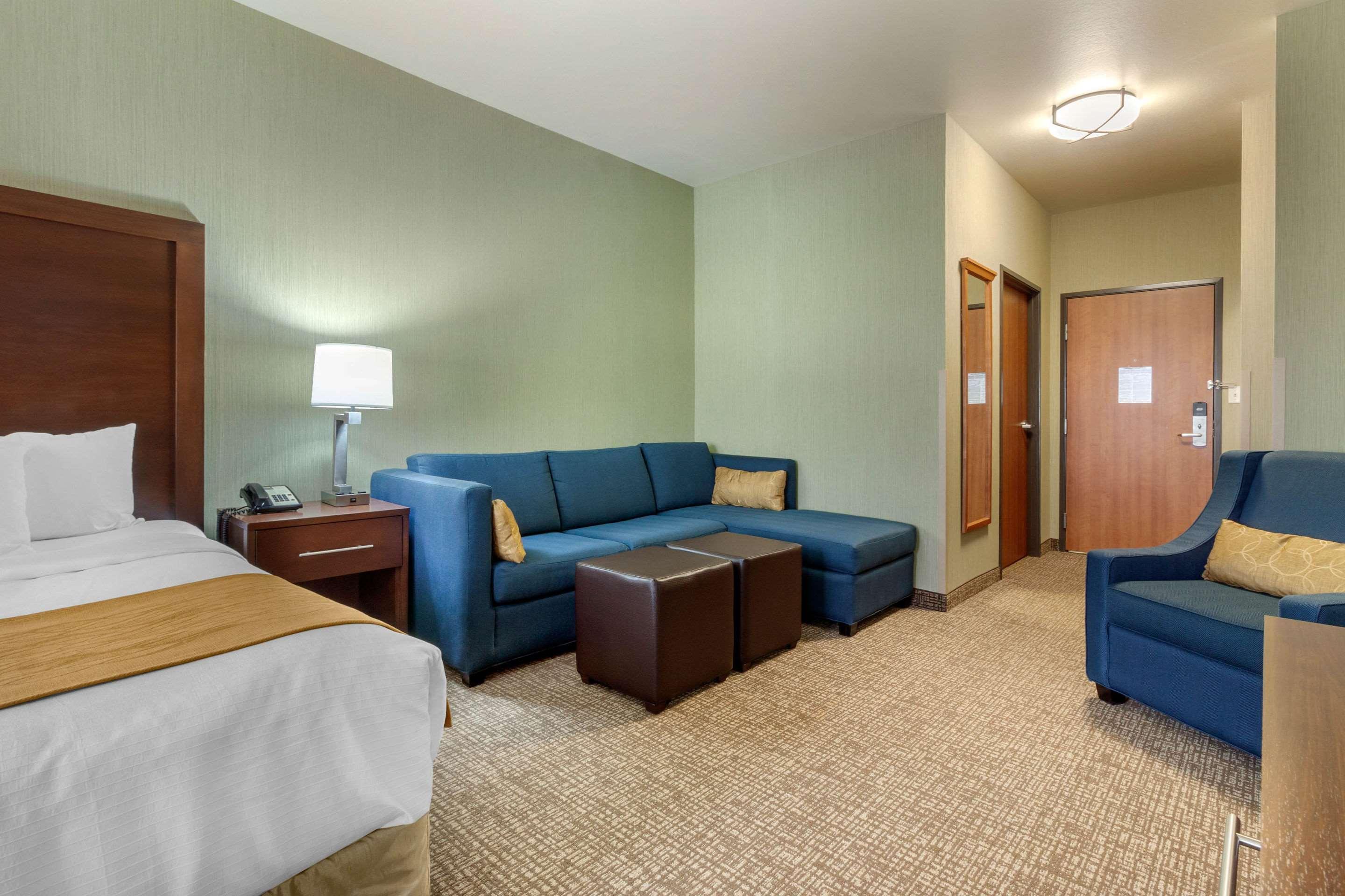 Comfort Inn & Suites Mitchell I-90 Exterior foto